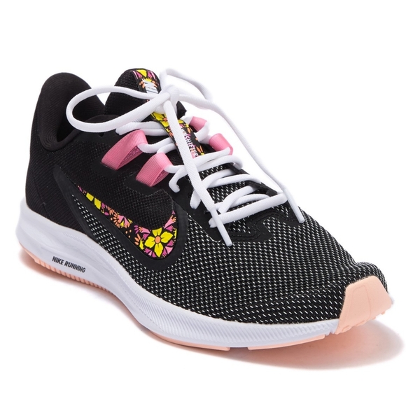 Nike Shoes - Nike Downshift 9 SE